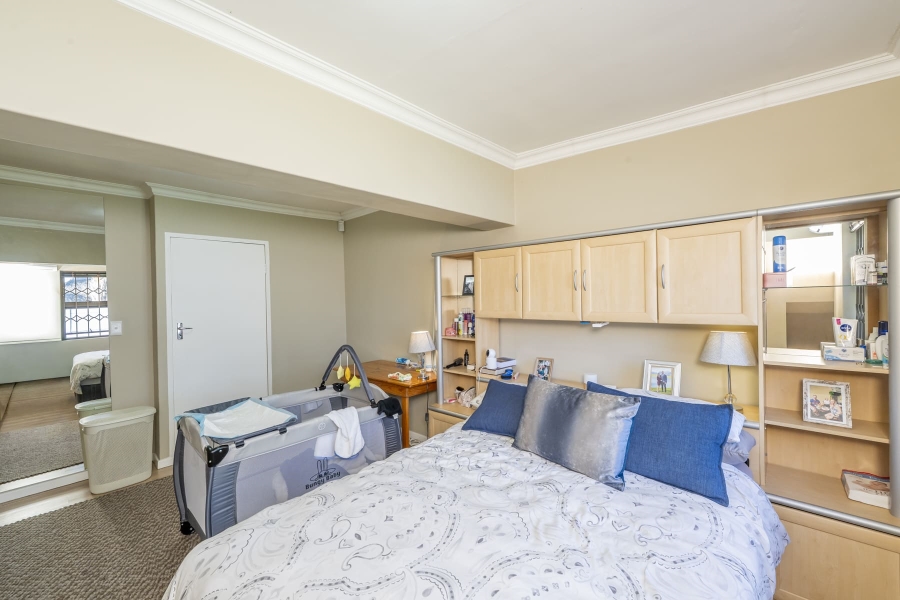 5 Bedroom Property for Sale in De Oude Spruit Western Cape